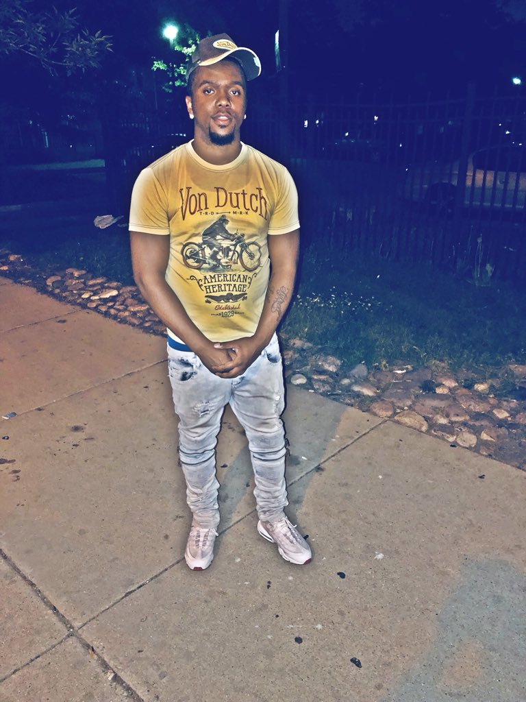 bigshortytrell's tweet photo. About no paper I ain't stressin🤧bitch ain't no depression🤑🤫 #SETWAY🦅 https://t.co/D6RhupE0ZM