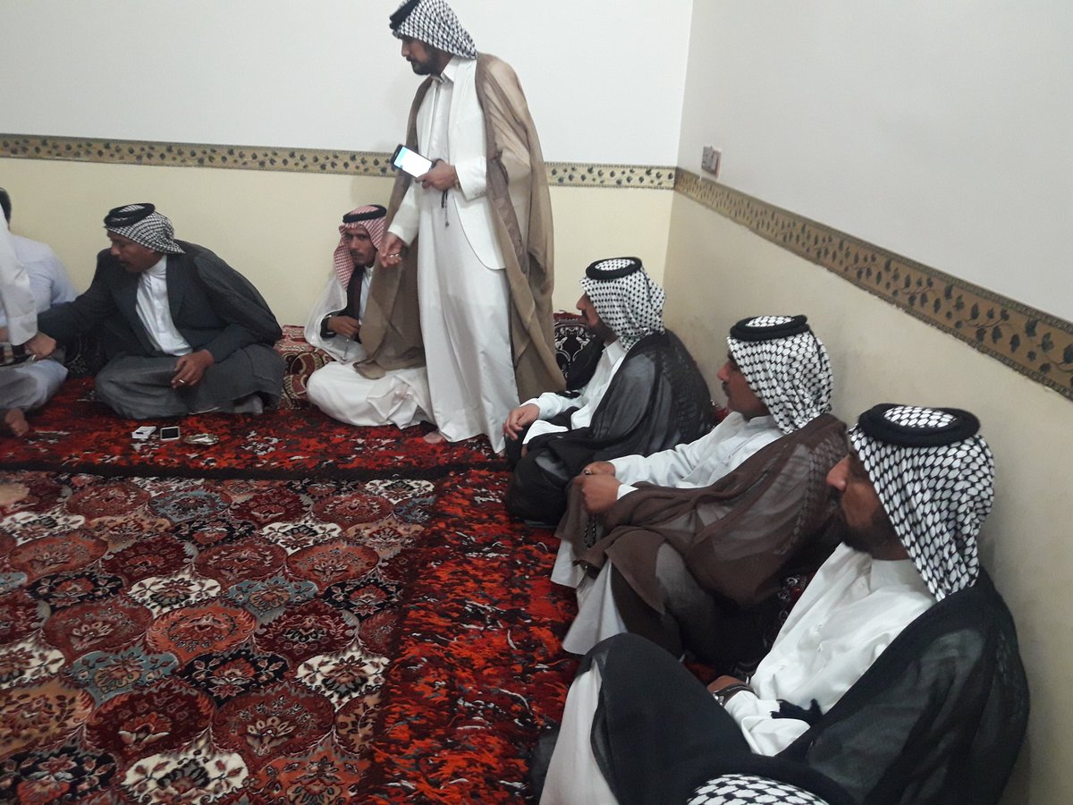 alaeajibihatem's tweet photo. جاء وفد من شيوخ ووجهاء عشيرة والبوجياش تعلن وقوفها إلى جانب عشيره الاعاجيب لرفض خصخصة الكهرباء
 #المثنى _تنتفظ https://t.co/lnS1YmAx3a