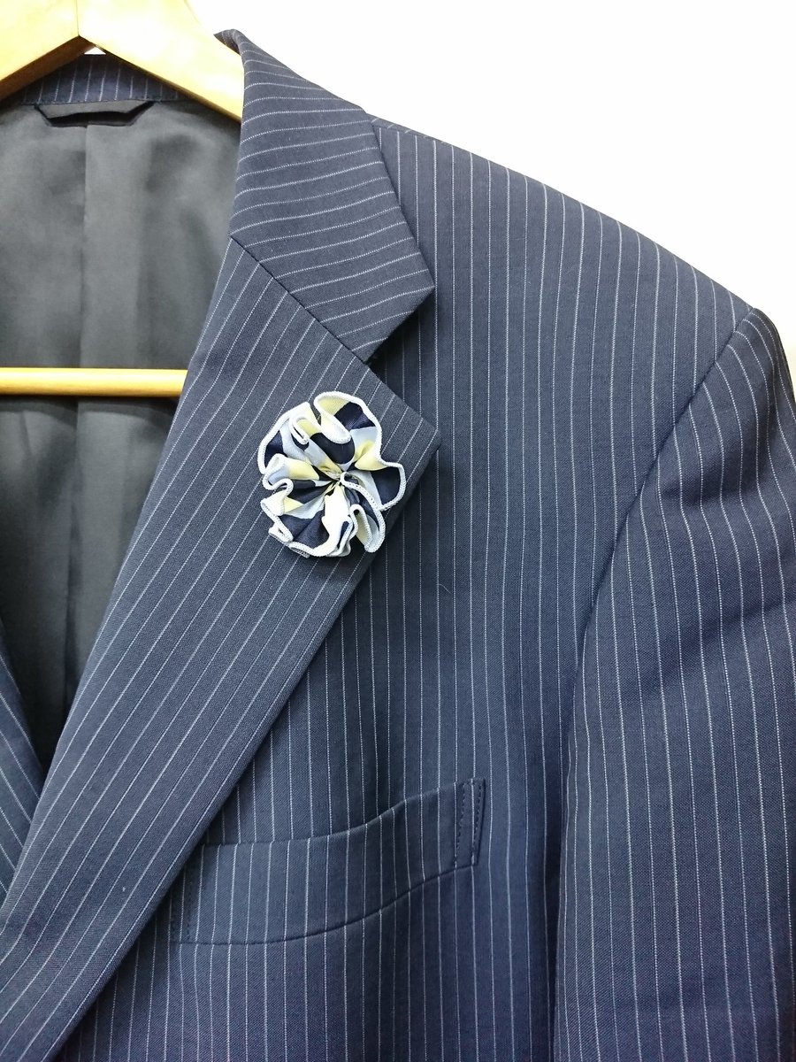 株式会社たまき 6月17日は父の日 男性にもオシャレを ということで プチコサージュ を作ってみました スーツのフラワーホールに刺せるピンタイプ さりげないオシャレで華やかになりますよ 父の日 コサージュ ネクタイ さりげないオシャレ