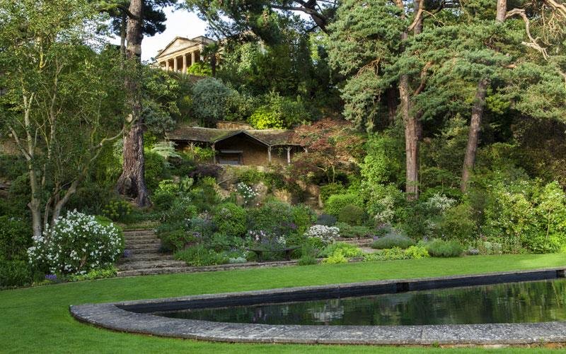 Spoilt for choice! Literally next door to the famous garden <a href="/HidcoteNT/">Hidcote</a> is another wonderful Cotswold garden, #Kiftsgate Court, lovingly created by three generations of women gardeners.
socsi.in/7aPLK