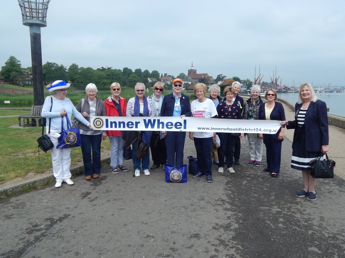 24InnerWheel's tweet image. @24InnerWheel walked along Maldon Prom on Friday 25 May during Children’s Hospice Week to raise awareness of Little Havens Hospice.  We enjoyed a gentle stroll from the Beacon, to the statue of Byrhtnoth.  The weather was kind as we walked and chatted about @HavensHospices.