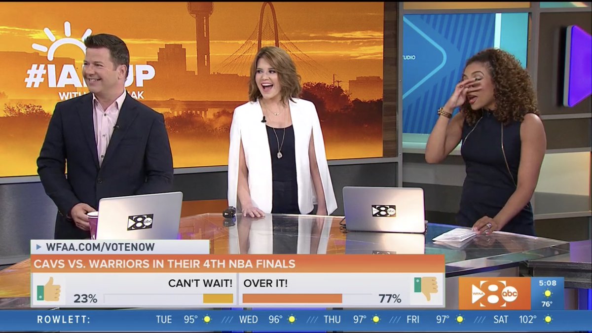 AlishaEbrahimji's tweet photo. Let’s all take a minute to appreciate @KaraSewellTV’s AMAZING blazer! 😍She’s killing it this morning! 🙌🏾 #IAmUp https://t.co/5j6sodeJRz