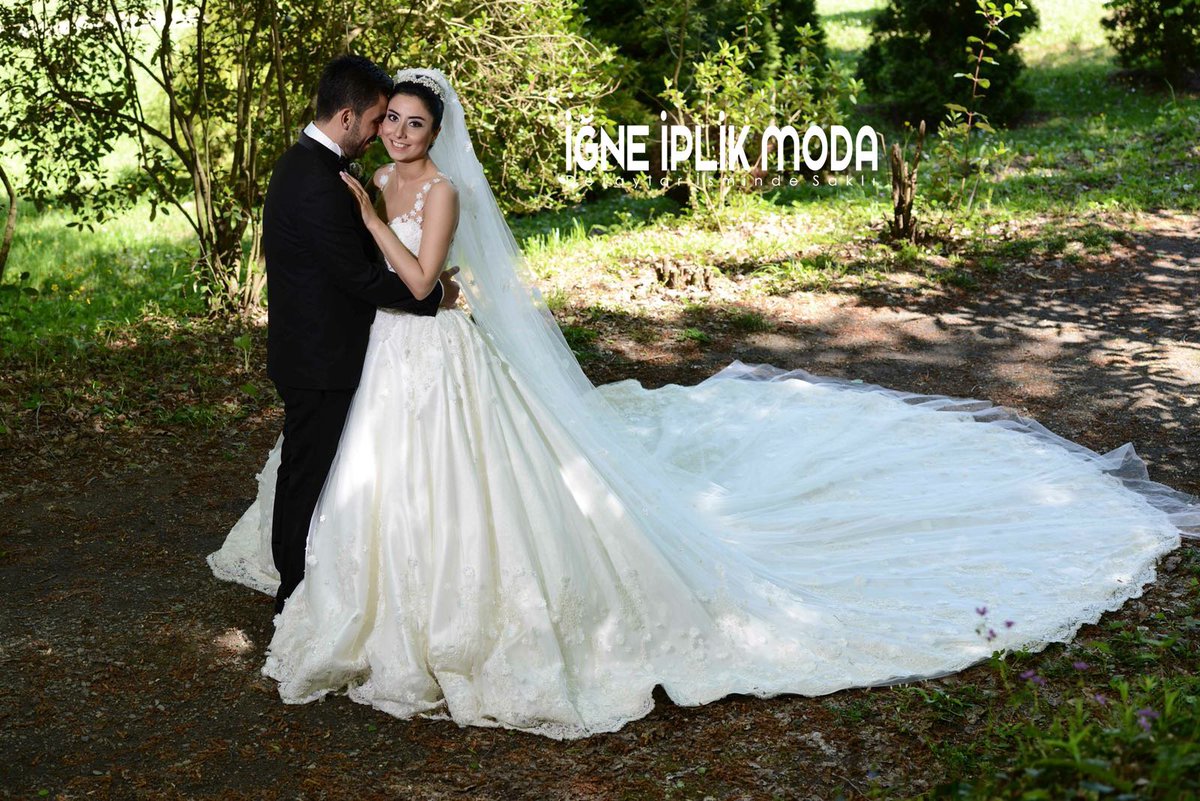 Mutluluğunu bizimle paylaşan #iğneiplikmodagelini sevgili Yasemin ve Oğuz çiftine mutluluklarını bizlerle paylaştığı için kendilerine teşekkür ediyor ve bir ömür mutluluklar diliyoruz. @fidanyaseminn 
Ürünlerimizi incelemek ve online randevu almak için igneiplikmoda.com