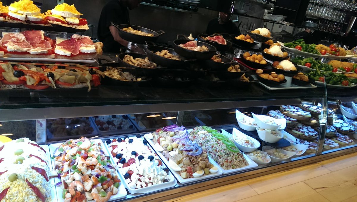 ElDynamicBar's tweet photo. La cuina no para! Pots venir a menjar a qualsevol hora! 😊
#eldynàmic #eldynàmicfood #cuinanonstop https://t.co/ONC0Ce24Wt