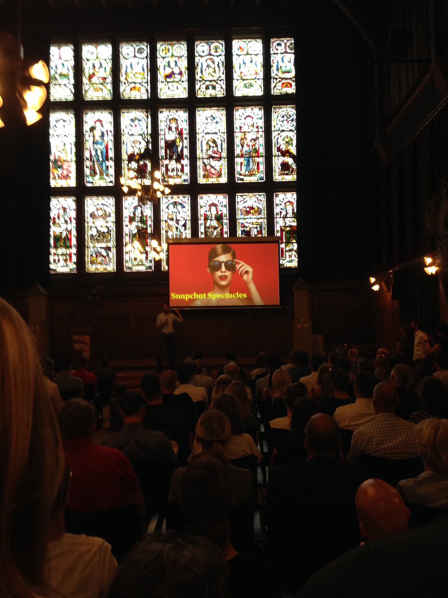 Marcommit's tweet photo. "Empathie is onmisbaar bij #designthinking", aldus @Thizer van Fabrique bij @Emerce Tech Live! @Tessie__W https://t.co/e0GnDfpoW6