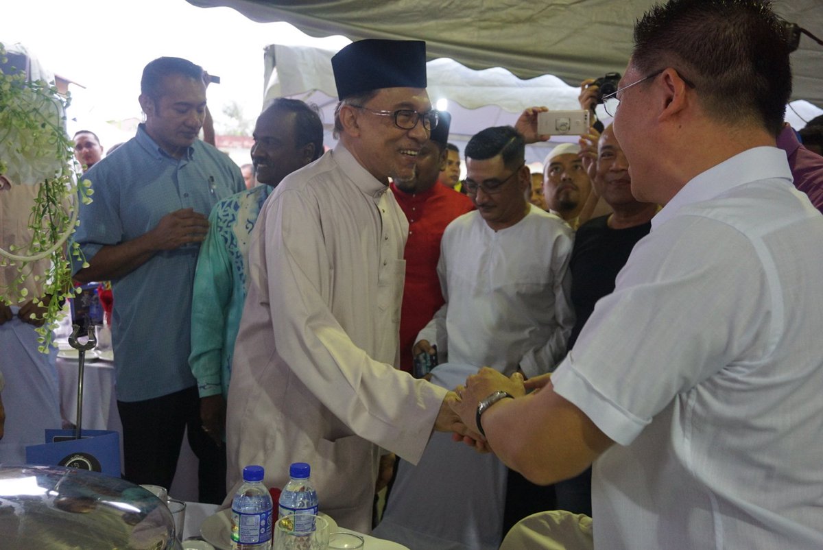 ipohechomy's tweet photo. Majlis Iftar Perdana (Breakfasting event) attended by Menteri Besar Perak, Ahmad Faizal Azumu and Ketua Umum Pakatan Harapan; Datuk Seri Anwar Ibrahim,Perak Amanah Chief, Asmuni Awi and Perak Keadilan Chief, Senator Dr Muhamad Nur Manuty https://t.co/aJ8LDMb3b6