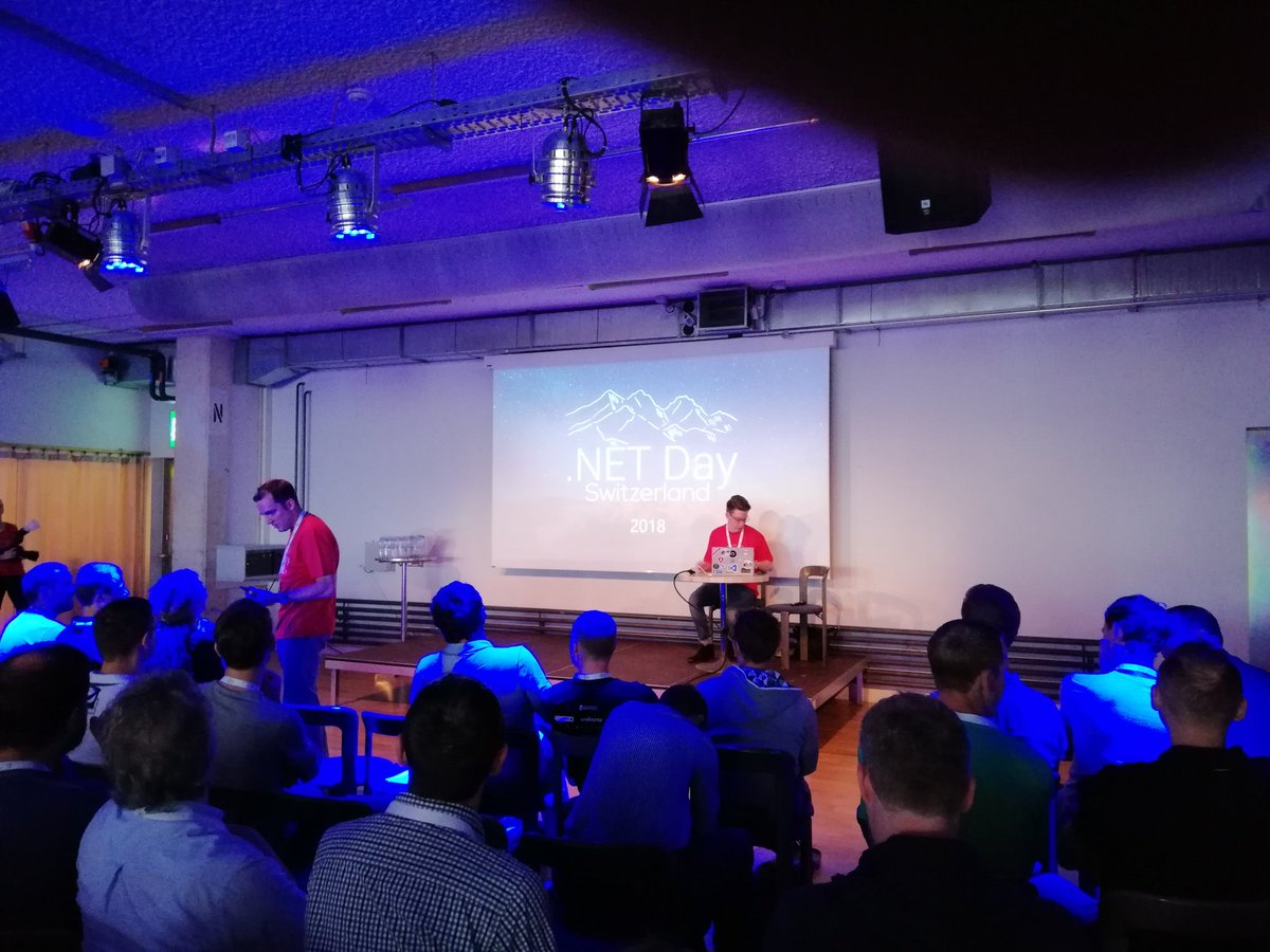 kasuken's tweet image. Keynote started at #dotnetday18