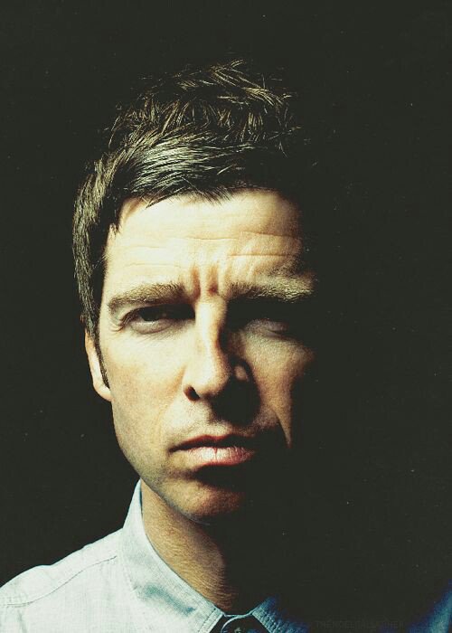 Happy Birthday Noel Gallagher 

Oasis - Talk Tonight

 