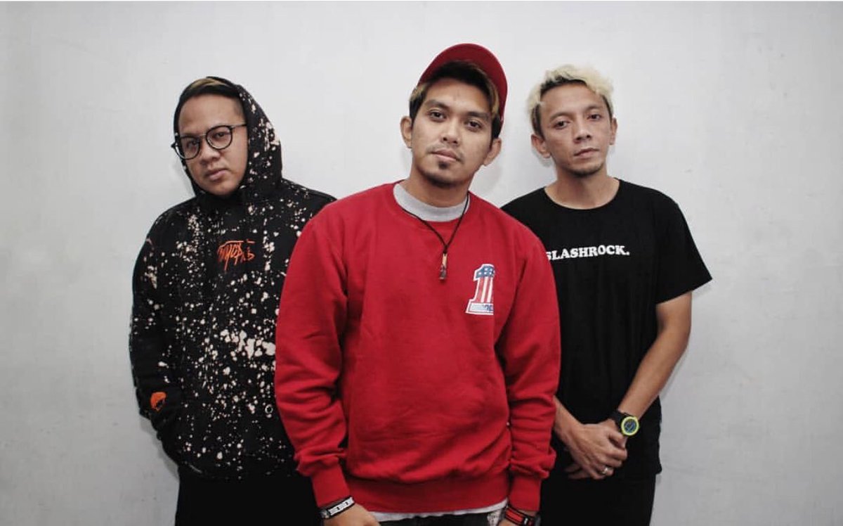 rocket_rockers's tweet photo. Selamat Hari Raya Waisak 2018 bagi teman teman yang merayakan 🙏🙏🙏 https://t.co/IkMxoM9RZI