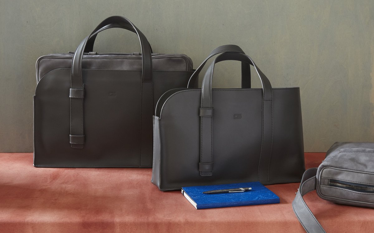 GEOFREdesign's tweet image. Back to work.

Functional style with a contemporary take on traditional leather craftsmanship. Explore the lookbook at geofre.com