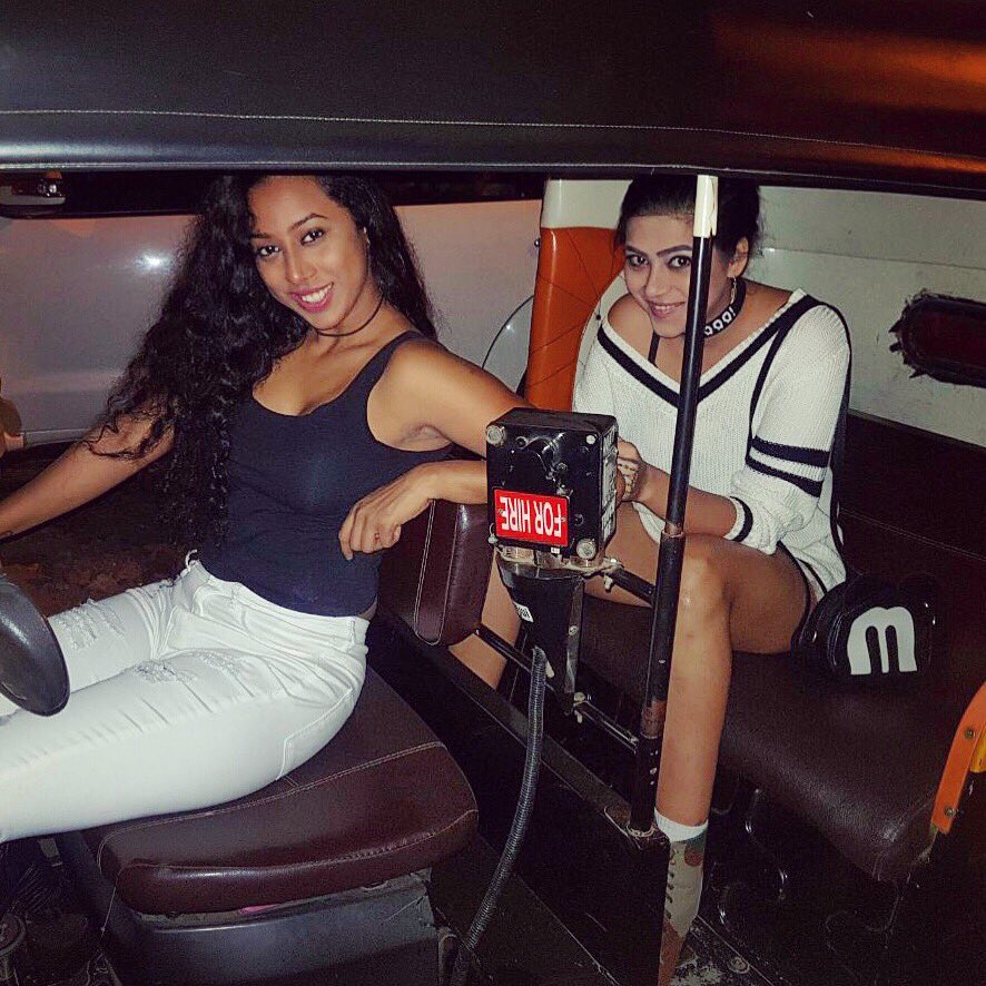 MeMeenalShah's tweet photo. She asked me ... take me away from this cruel world @anmolchaudharyofficial 😜❤️ #latenightdairies #bffgoals #friendslikefamily #itsalwaysfun #roadies #splitsvilla #thatbrowngirl #meenalshah #meenalfam https://t.co/iwsBbC8dCs