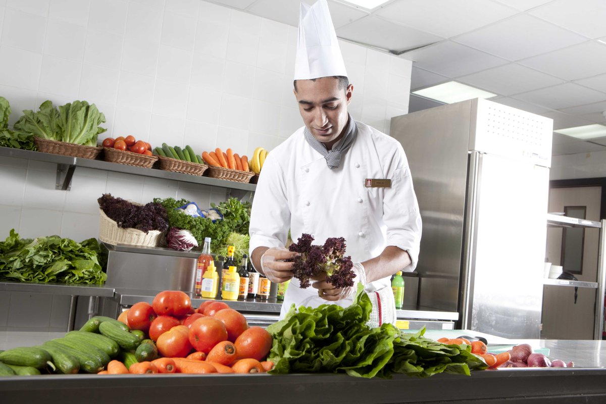 ECrystalHotel's tweet photo. Fresh &amp; hand picked ingredients from our kitchen straight to your dining table. #WithYouInMind https://t.co/X6IVKAkZKd