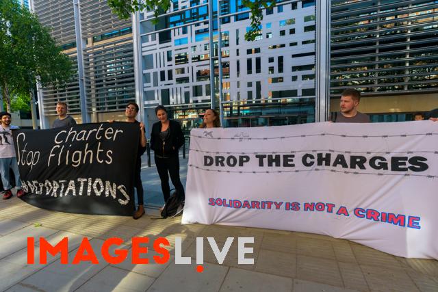 imageslive's tweet image. Stop Forcible Deportation Charter Flight To Pakistan, London, UK
#Stop #Forcible #Deportation #Charter #Flight #Pakistan #London #UK
Ph:Peter Marshall/#IMAGESLIVE