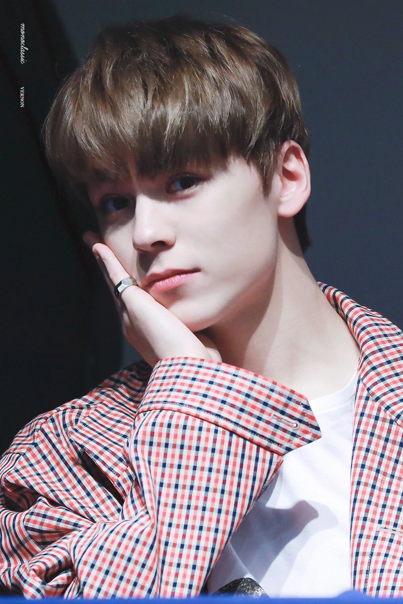 monoclassic_vn's tweet photo. 180210 동자아트홀 팬싸인회 

#버논 #バーノン #최한솔
#VERNON #seventeen #세븐틴 https://t.co/md7CXWfEjc