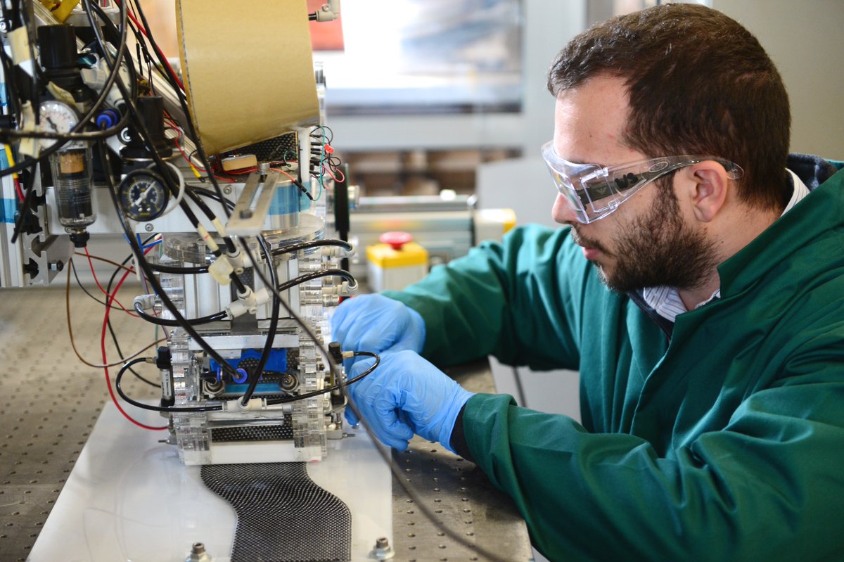 EPSRC's tweet photo. Applications are invited for up to two postdoctoral Innovation Fellowships funded by @EPSRC_CIMComp.
The call closes at 16.00 on Thursday, 31 May https://t.co/JxZ7UWbLWy https://t.co/45GJN2zAz3