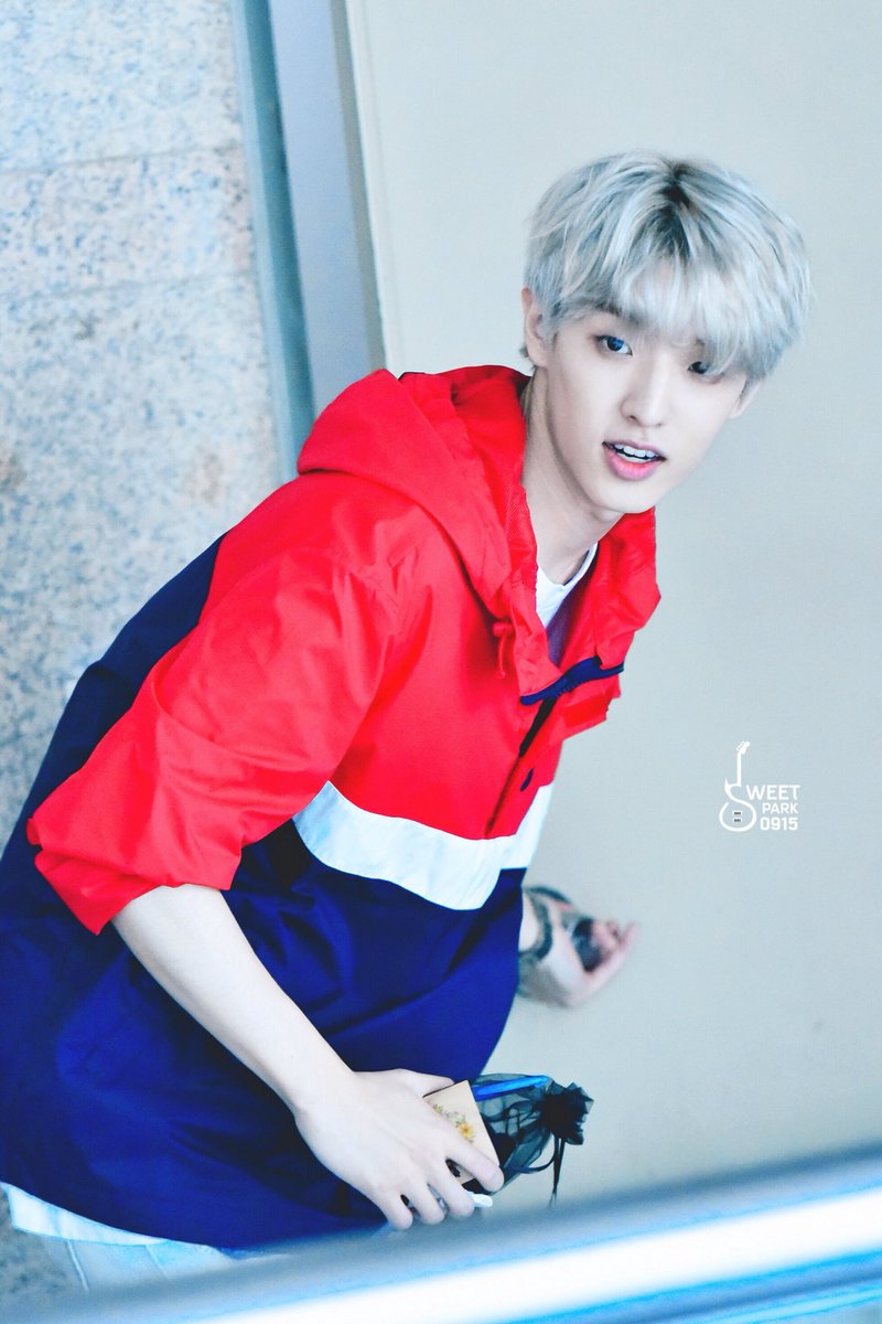 sweetpark_0915's tweet photo. 180529 ASC 퇴근 HQ2P
❣️❣️💘💘
#Jae #데이식스 #DAY6 https://t.co/jfe49W6bE0