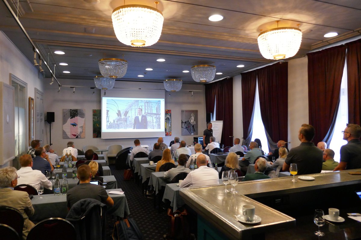 AllforOneCH's tweet photo. Volles Haus an unserem heutigen SAP Fokustag! 🙂 Wir präsentieren die aktuellsten Entwicklungen und Funktionalitäten in und um SAP. #Live #SAP #Cloud #SAPByD #ERP https://t.co/EVZHI0N65w
