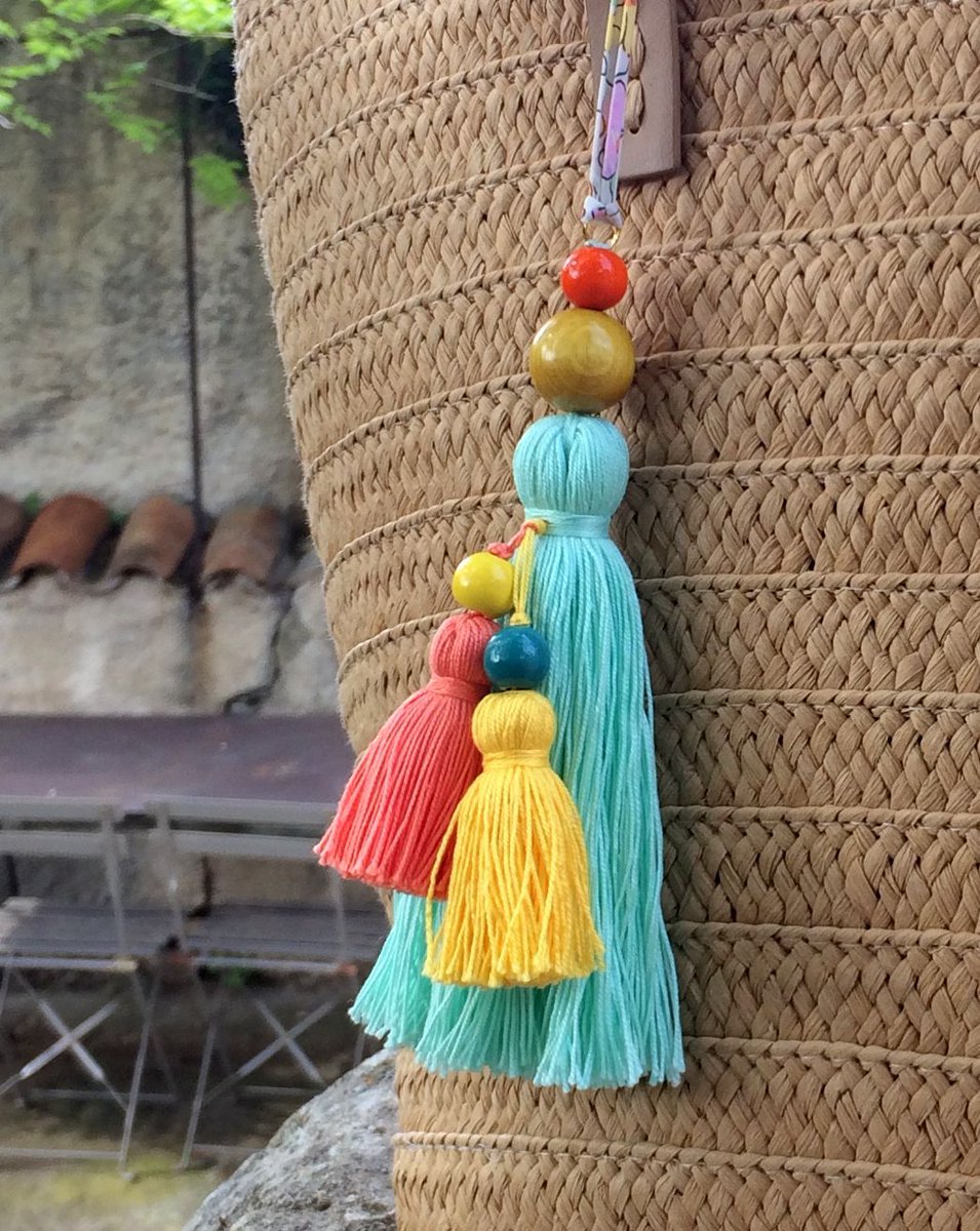 fabdeloulette's tweet image. 🌵💐🌻💚Summertime is coming!!! Pom pom bag accessory, Multicolor tassel for straw basket and beach bag buff.ly/2KKLyaS #EpicOnEtsy #craftshout #craftychaching #crafturday #summeraccessories #2018trend #summercollection #2018earrings  #summertime #jewellery