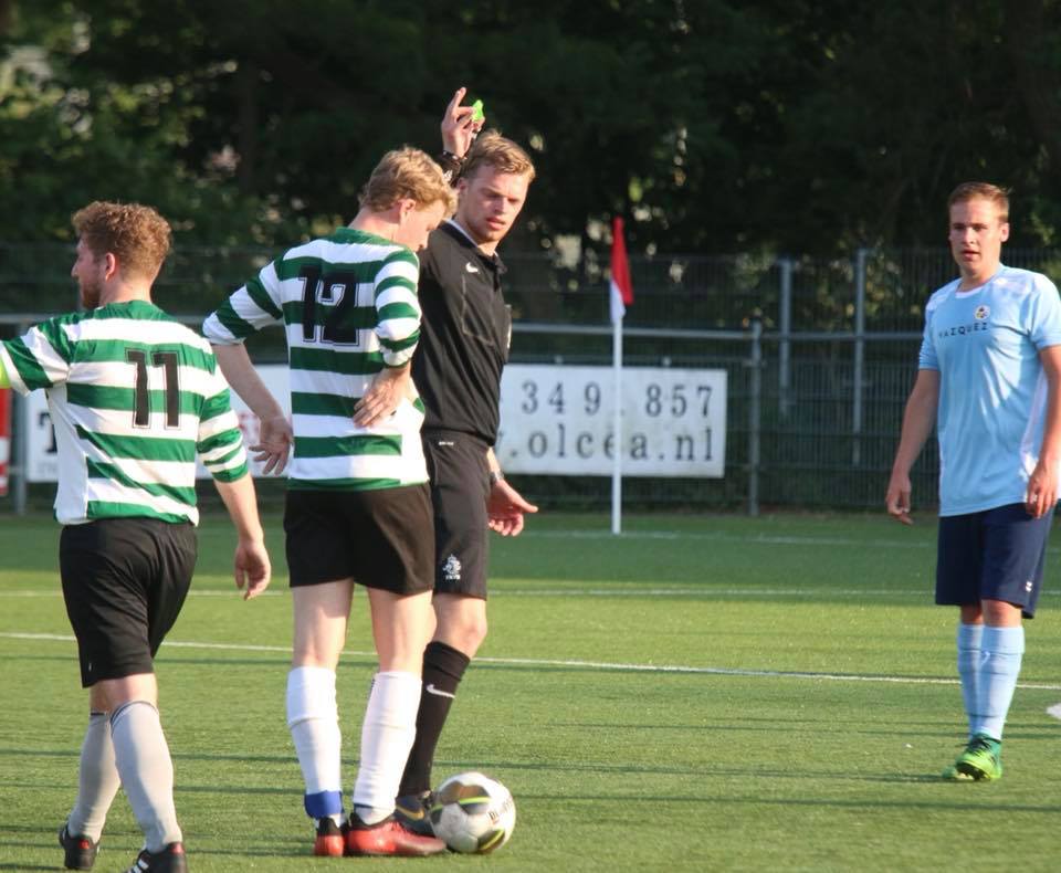 Veld 1 speelt nacompetitie komende zaterdag tegen <a href="/SportlustGlaner/">Sportlust-Glanerbrug</a>, dus kwam maandag veld 2 uit tegen @CVV_Achilles voor het MG-toernooi van <a href="/UDI_enschede/">UDI Enschede</a>. Hier werd onder leiding van <a href="/SEOEnschede/">SEO Enschede</a> scheidsrechter Remco Hoffman helaas verloren (7-3)
Foto's: goo.gl/5TP7t9