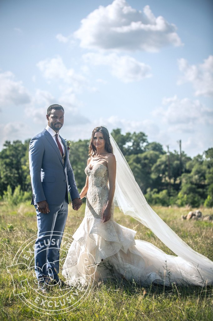 TMI_Uruguay's tweet photo. Can they be any more adorable? We are absolutely in love w the latest pics shared by @people...@isaiahmustafa #LisaMitchell #LisaAndIsaiah #Lisaiah #Newlyweds https://t.co/C7bb39bFvm