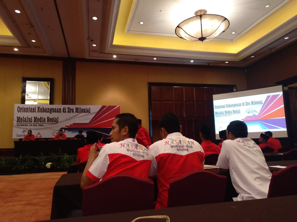 GAnwarAS3's tweet photo. Assalamualaikum 
Selamat menjalankan ibadah @ amalan ibadah puasa.

Acara orientasi kebangsaan di era milenial melalui medsos .

DPD BMI &amp; DPC MI se Jabar 
Sukses buat semua 
Walaikum salam 

@ineu_purwadewi 
@Hasto_66 
@hasanah_jabar 
@tbhasanuddin https://t.co/gV9PVGazp7
