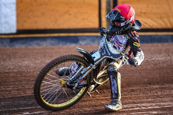 WolvesSpeedway's tweet photo. Great to see some of the future of British Speedway 
last night🇬🇧.
Thank you for entertaining us.
📸 Steve Feeney https://t.co/9UUz9lX2LE