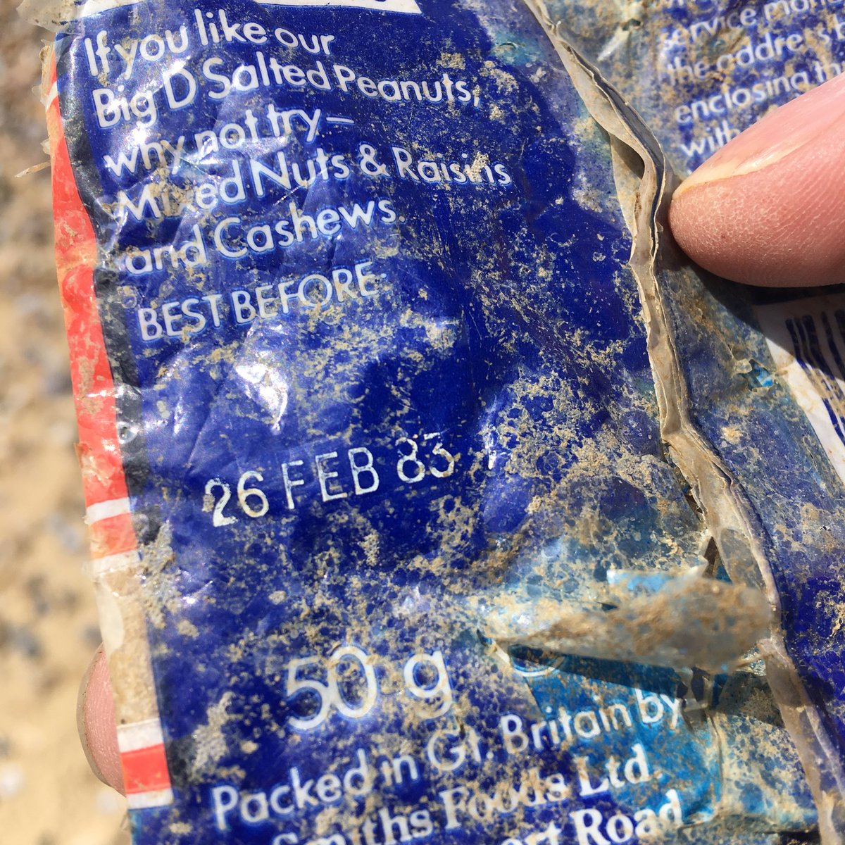 WildlifeGadgets's tweet image. Have become increasingly obsessed with ‘Best Before’ dates on litter I collect. Found this Smiths ‘Big D’ peanuts packet from 1983 over the weekend. What’s the earliest best before date on a piece of litter you’ve found? #myplasticpromise #2minutebeachclean #keepbritaintidy