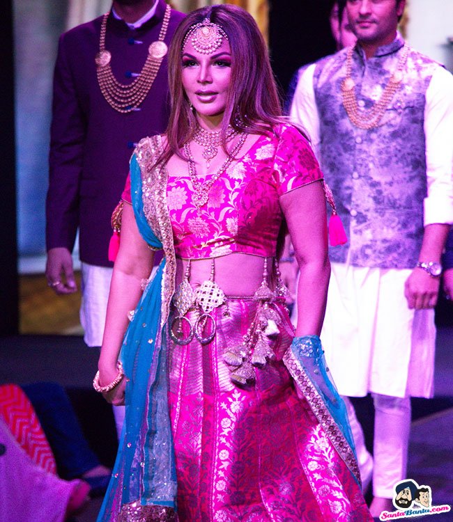 santa_banta's tweet photo. Launch of #SilverMomentz and #PSDesignStudio https://t.co/D3j1FtaqFu @UrmilaMatondkar @kanganasharma6 #RakhiSawant #RashmiDesai @SonuSood @bombaysunshine @KVBohra #Bollywood #cinema #latest #news #downloads #santabanta #santabantanews #celebrities #Events https://t.co/ELNlNqpPSc
