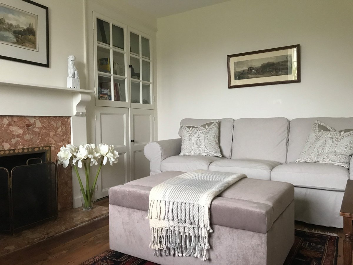TheHolidayCots's tweet photo. Church Cottage is a luxurious self catering property nestled in the Somerset countryside. Sitting in its own mature gardens, there's plenty of space to relax & spend quality time with family & friends.
https://t.co/OQECgoYjKH
#Ashwick #Wells #Somerset #HolidayCottage #PetFriendly https://t.co/U68LY6uF1N