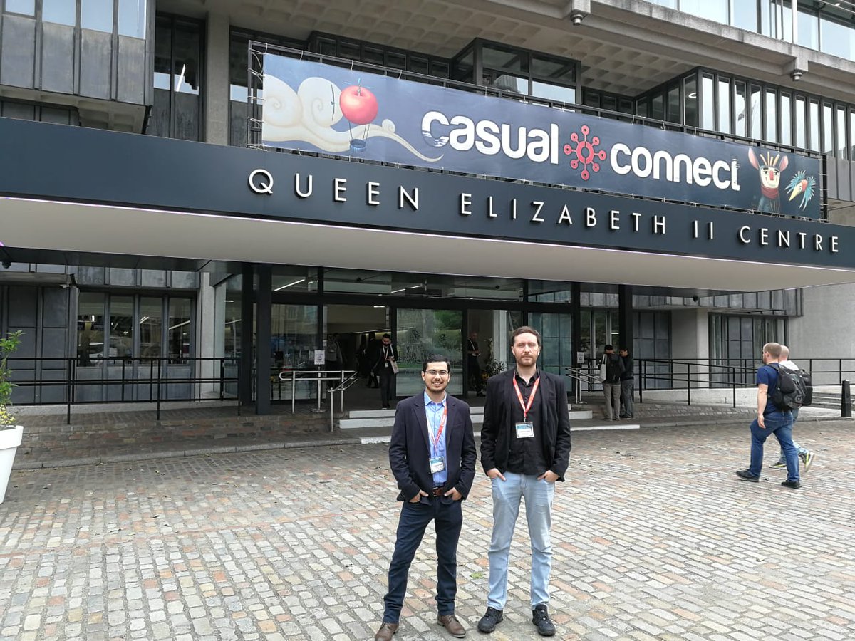 Mauricio y Robin partiendo el primer día de negocios en <a href="/CasualConnect/">Fun_PoC</a> #London representando a <a href="/CangrejoIdeas/">Cangrejo Ideas</a> #gamedev #html5games