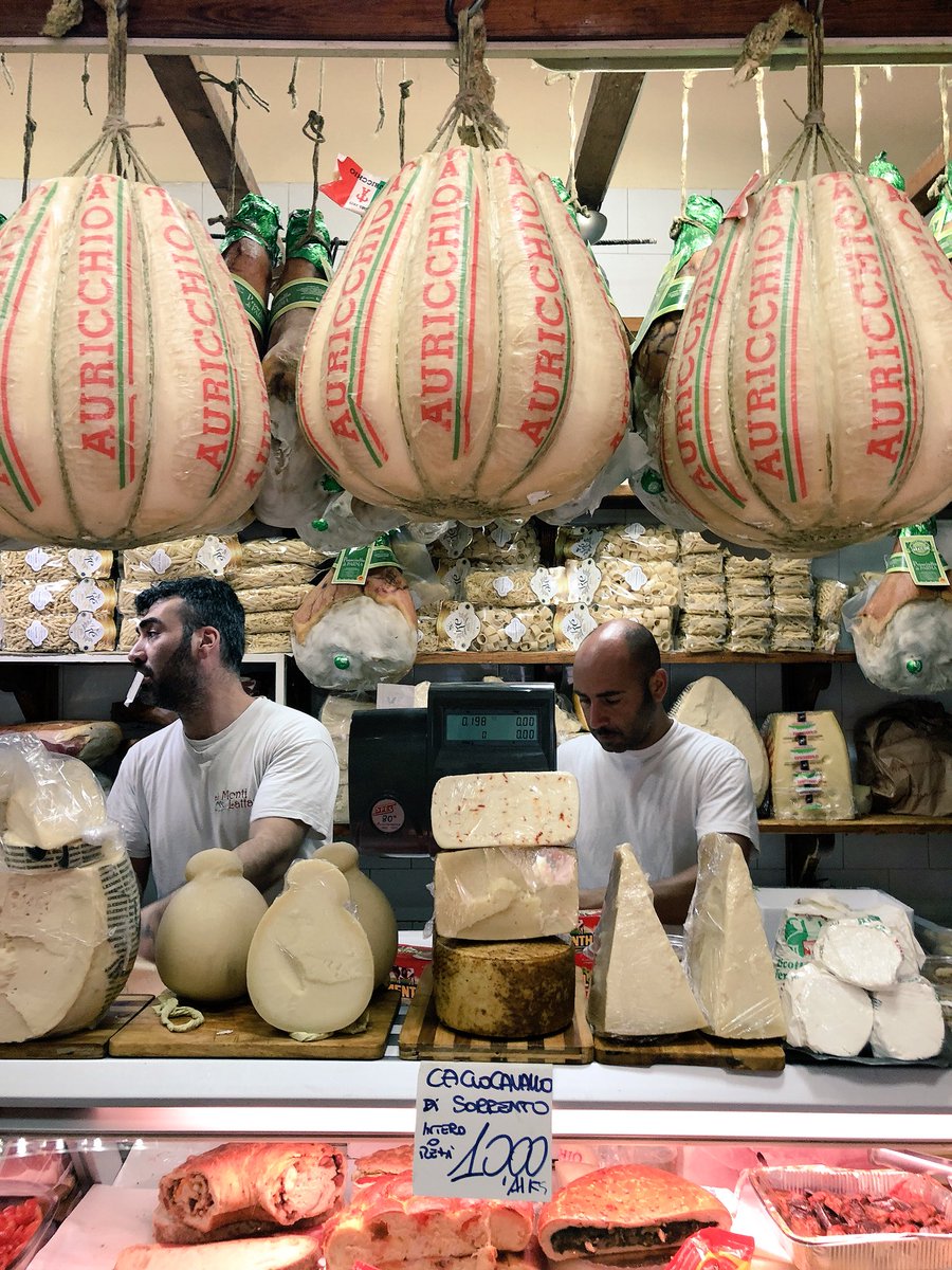 girlinflorence's tweet image. Spending the day in #Napoli getting a taste tour from the fine folks of @CasaMia_Italy showing us representative and characteristic neighborhoods as we face dive into the best locally all delicacies. #naplesisCasaMia #casamia_italy