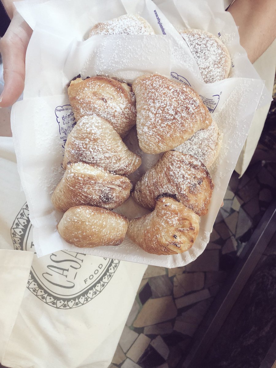 girlinflorence's tweet image. Spending the day in #Napoli getting a taste tour from the fine folks of @CasaMia_Italy showing us representative and characteristic neighborhoods as we face dive into the best locally all delicacies. #naplesisCasaMia #casamia_italy