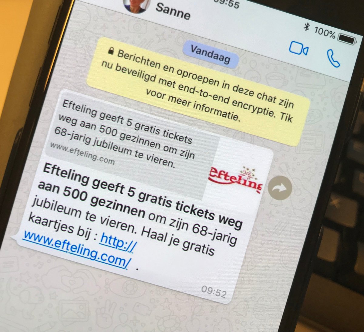 Efteling's tweet image. We krijgen veel vragen over deze winactie waarbij tickets voor de Efteling zijn te winnen. Hierbij laten we weten dat dit GEEN actie van de Efteling is. We nemen ook afstand van deze actie en waarschuwen jullie om hier niet aan deel te nemen. #Efteling
