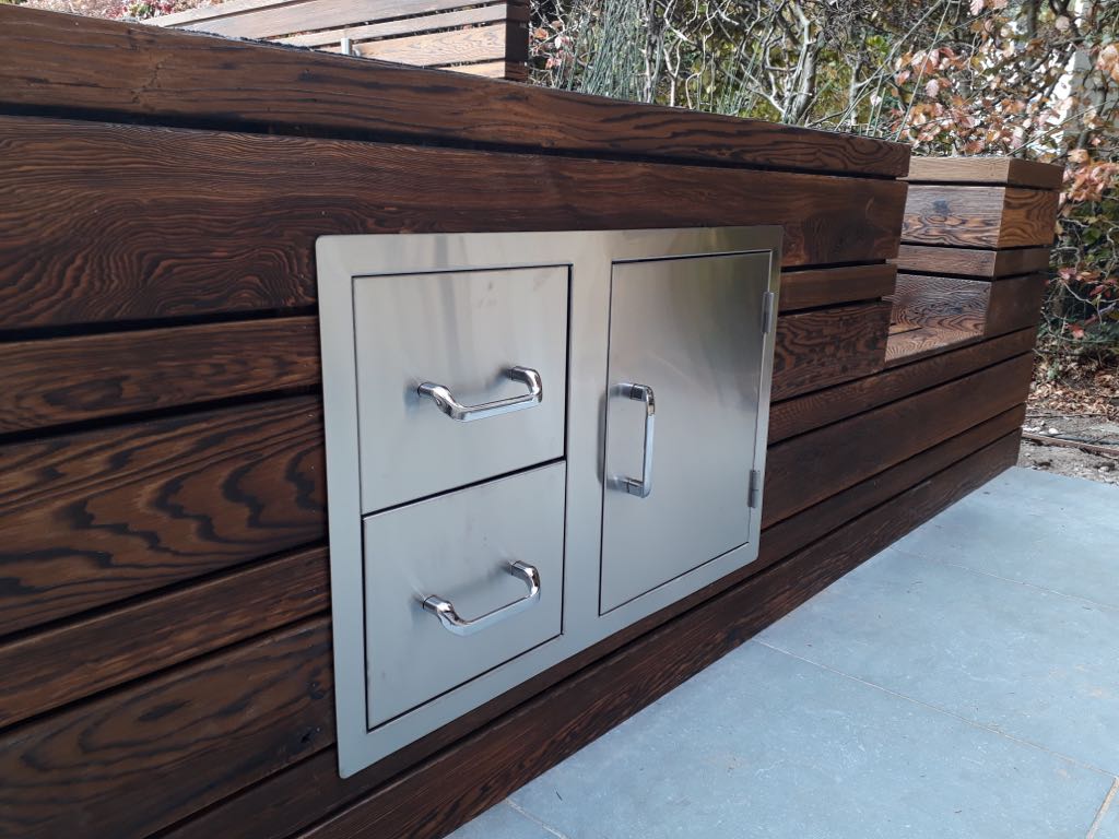 ShouSugiBan's tweet photo. Join us this Thursday @SHDesignCentre we'll be talking about how to use #ShouSugiBan in your garden! 🔥🖤 @Accoya @lathamsltd @MEDITESMARTPLY @KebonyWood @LondonDecorum @luxurymaterials #CharredAccoya #Design #Inspiration https://t.co/BkjcibzFnr