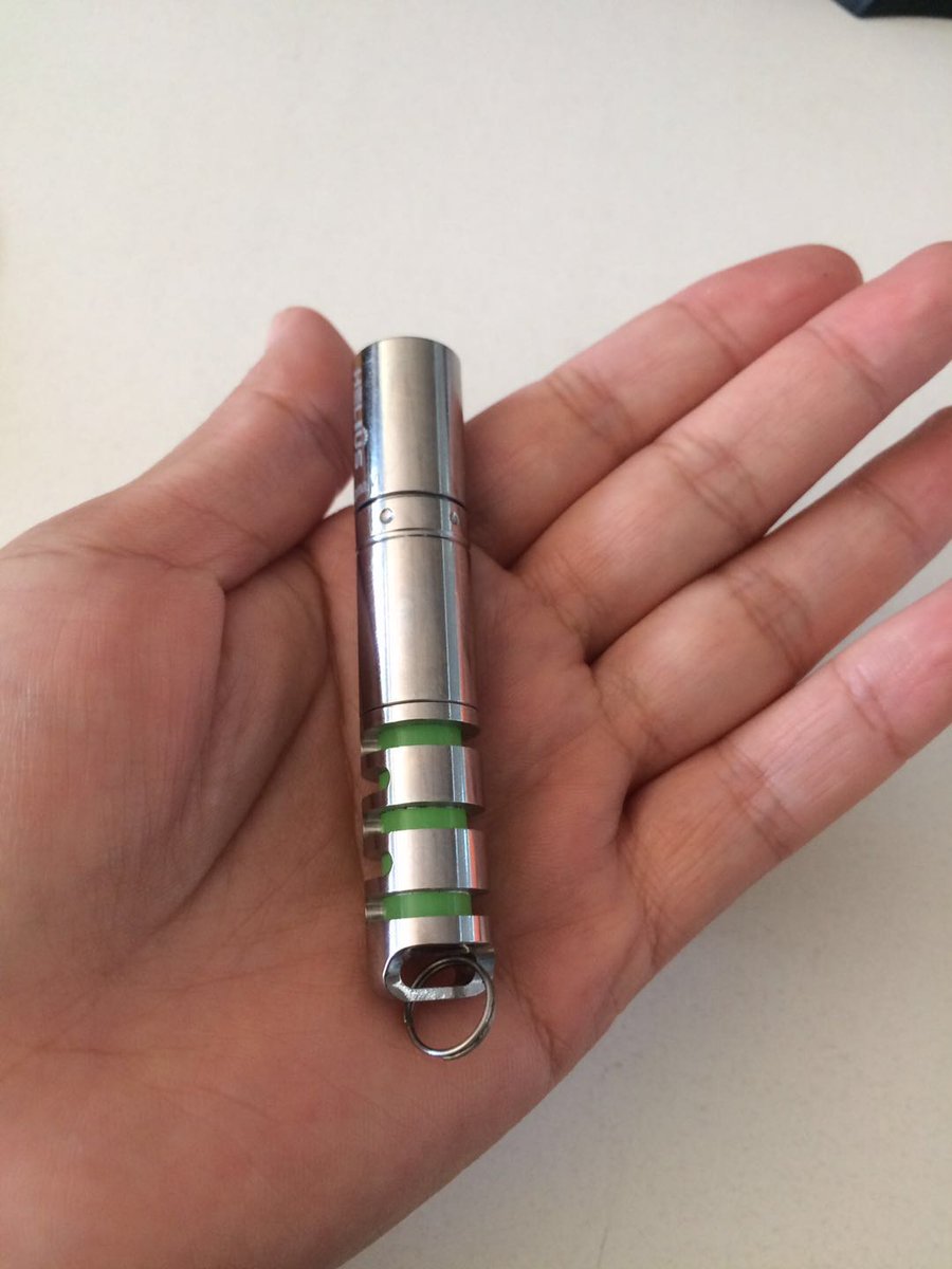 Heliuslight's tweet image. Can you tell the difference of the 2 photos? 😀 #keychainlight #keychainflashlight #minirechargeableflashlight #keychainrechargeableflashlight #smallflashlight #outdoor #flashlight #camping #cree #led #miniflashlight #stainlessflashlight #rechargeable #USBflashlight #torch #EDC