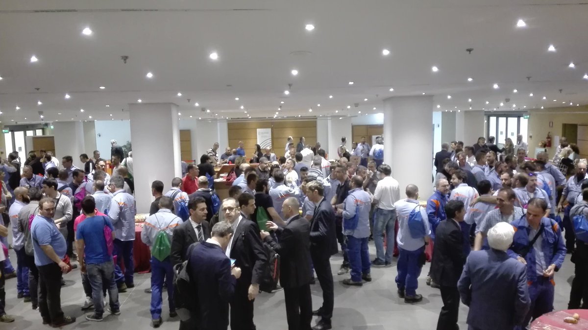 simona_badino's tweet photo. Un gradito ritorno! #Cascade2018 @edistribuzione @MagazziniCotone #Genova https://t.co/AiQr2NS32X