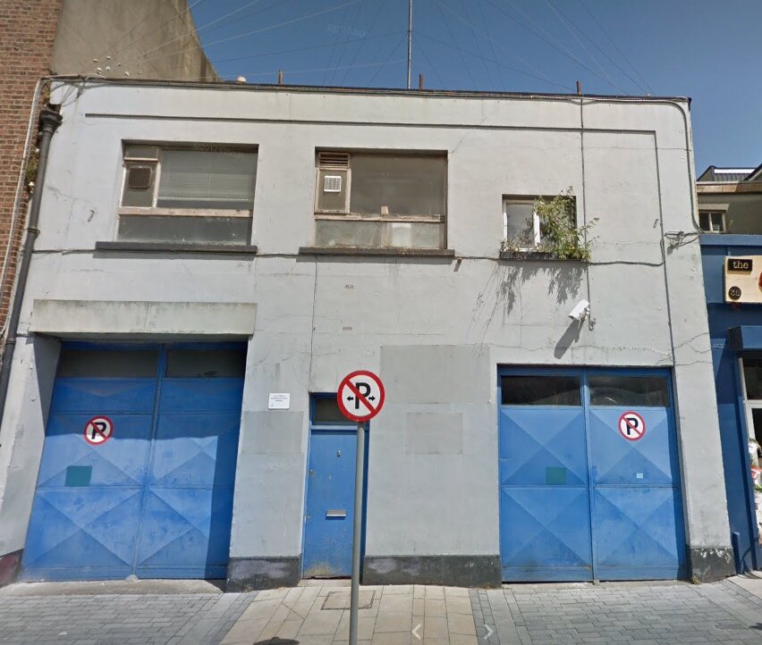 TLC_Limerick's tweet photo. Before ➡️ After 
.
Dull, grey, unused building transformed to a vibrant, cheerful space on Thomas Street #TLCxMASER https://t.co/CeVL6ULJeZ