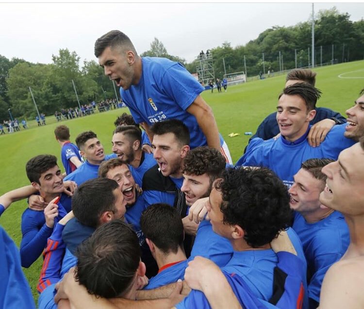 Enhorabuena a nuestro <a href="/ccanom9/">Carlos Cano Martin</a> por el ascenso conquistado con el filial del <a href="/RealOviedo/">Real Oviedo</a> este fin de semana y por la extraordinaria temporada que ha firmado, con 31 apariciones y 5 dianas #YPWW #Minguella