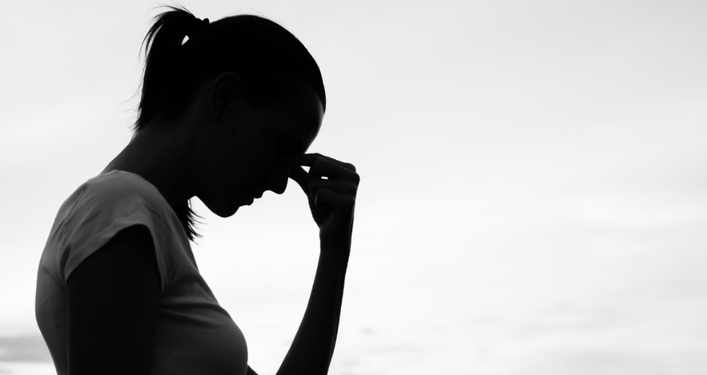 WebMD's tweet image. Concerned about burnout? 5 warning signs to look for, according to a psychotherapist: wb.md/2IrxjuR