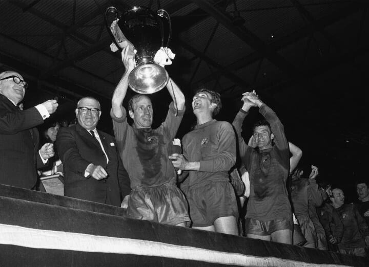 SirBobby's tweet photo. I have always felt privileged to be part of the @ManUtd family. But no more so than fifty years ago today, when as captain of the greatest football club in the world, I lifted the European Cup on behalf of my fellow players, coaches, and supporters. https://t.co/QKPQ5rrz4g