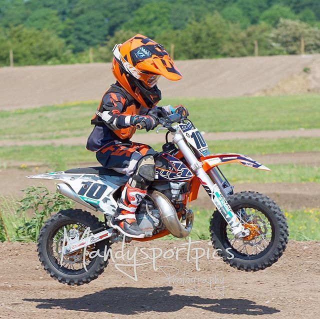 mandysportpics's tweet photo. Young Leo aged 5 showing his #mx skills at #prestondocksmx @bethany_lavin @foxracing @alpinestars #foxmx #foxmxgear #alpinestars #mxkids #kidmx #kidswithskills #kidswithtalent #pdmx #prestonmx #mxracing #motorsportphotography #motocross #mandysportpics #… https://t.co/1FZwnJsrHl https://t.co/NbPN3eBSRB