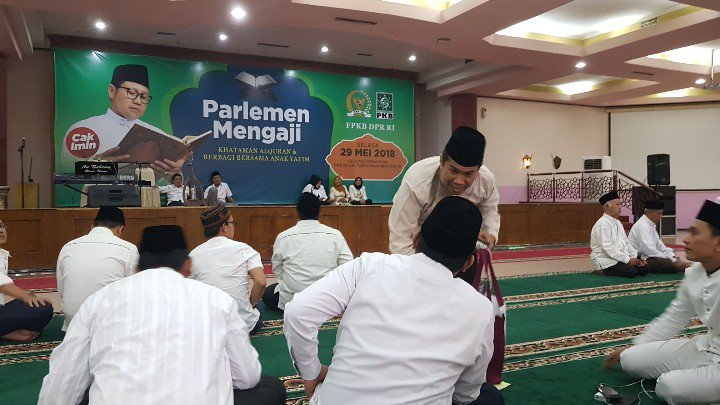 Mengikuti Khataman Alquran dan Berbagi Bersama Anak Yatim #ParlemenMengaji