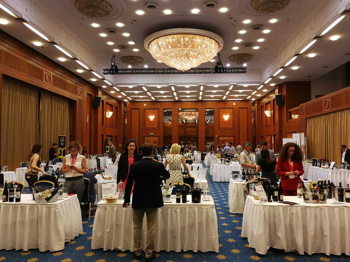 Martins_Wine's tweet photo. International Wine Show Prague 2018.
Opening right now.
Join us if you are in the city and look for a good tasting.
#IWSP #RiojaWine #ExportWine #RiberaDelDuero #InternationalCommerce https://t.co/IOKwXUDZDq
