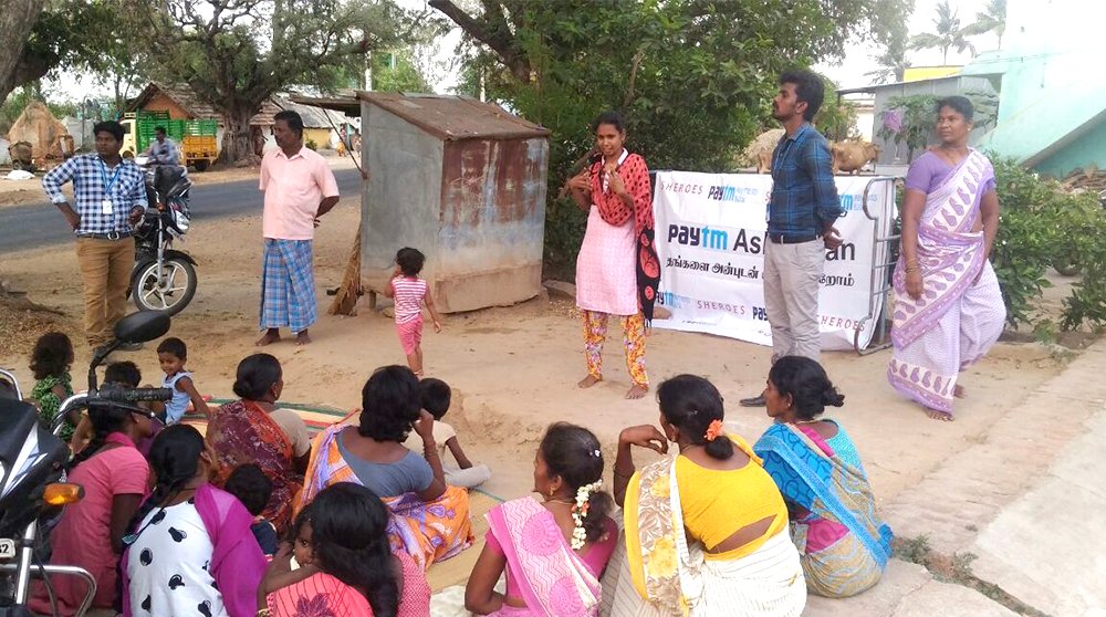 Some glimpses from a Paytm AshaKiran workshop.

Held at Tiruvannamalai in Tamil Nadu, one of many goals of the workshop was to impart basic financial literacy to rural women, so that they may take their first steps towards inclusion into India's mainstream economy.