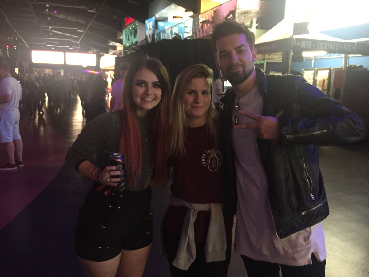 shawolgee's tweet photo. .@asdecemberfalls you were great at #slamdunkmidlands and thanks for the photo ❤️ https://t.co/k9NHTGKE6B
