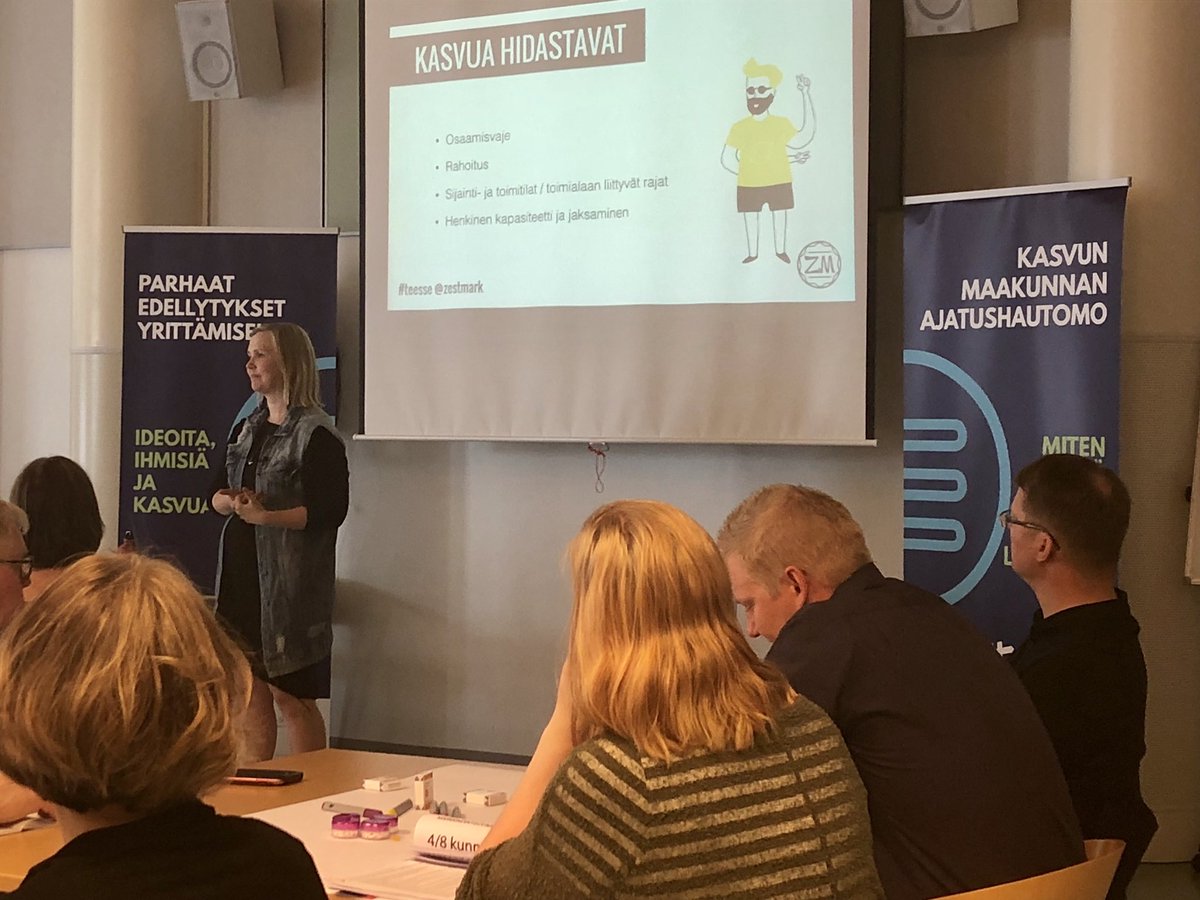 MarjaHeinisto's tweet photo. #kasvunmaakunta #ajatushautomo ssa tänään aiheena Kasvun asenne ja muutoskyvykkyys. @anumanner kannustaa jokaista kehittämään omia kykyjä ja oppimaan uutta. #teesse https://t.co/Obvs31Su53