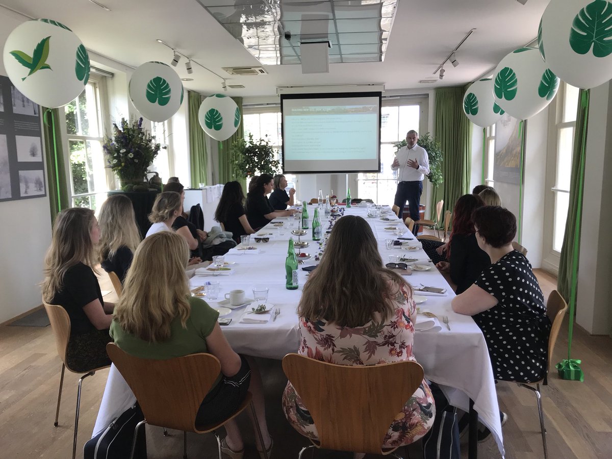 JackievBuuren's tweet image. Frank Daemen presenting #CPParkAllgäu @press lunch Amsterdam