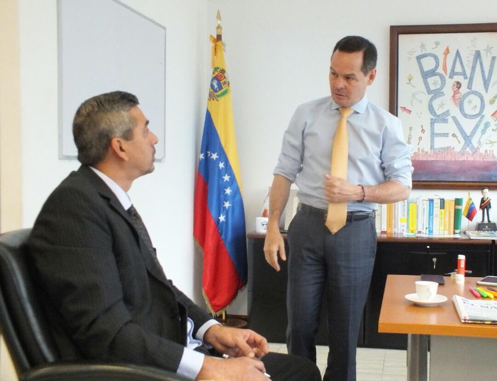 VTVcanal8's tweet photo. #EnFotos 📸 | Min. Comercio Exterior @VielmaMoraJG se reúne con Enrique Acuña, quien partirá a Kazajistán como Ministro Consejero y Encargado de Negocios. 

Tendrá la tarea de posicionar el cacao, el café y los camarones como la principal oferta exportable de Venezuela https://t.co/58YpILl6Ei