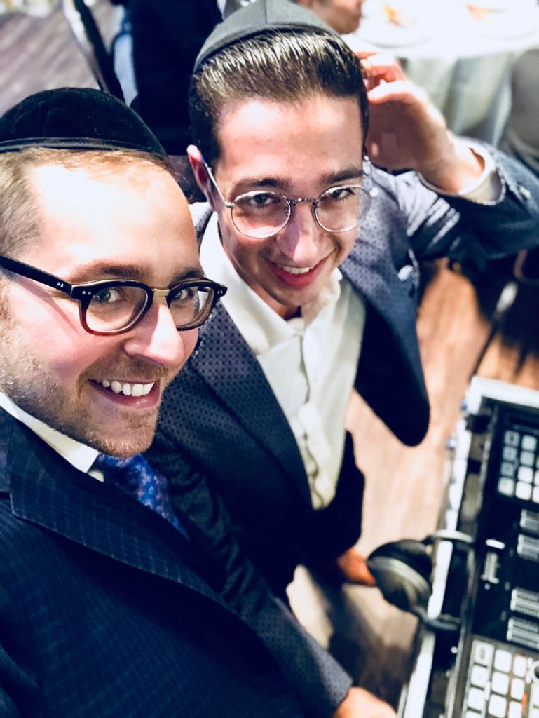 With DJ Izik at last nights wedding in Valley Stream! Mazal Tov to the Watmans. Was an epic wedding!! #GershyMoskowitzProductions #PinnyOstreicher #BenjaminWatman and of course, the king, <a href="/_RAFItheKING_/">RAFI the KING</a>