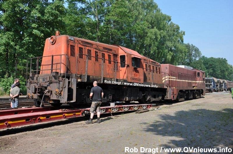 OVnieuwsINFO's tweet photo. In beeld: Historische locomotief NS 2000 aangekomen bij de VSM  (met uitgebreide fotoreportage van Rob Dragt) - https://t.co/zO2e4p7a9c

Tags: #VSM #NS2000 #Dieseltreinen #Loenen #Beekbergen #OVnieuws @VSMstoomtrein https://t.co/WPn15xTC3R